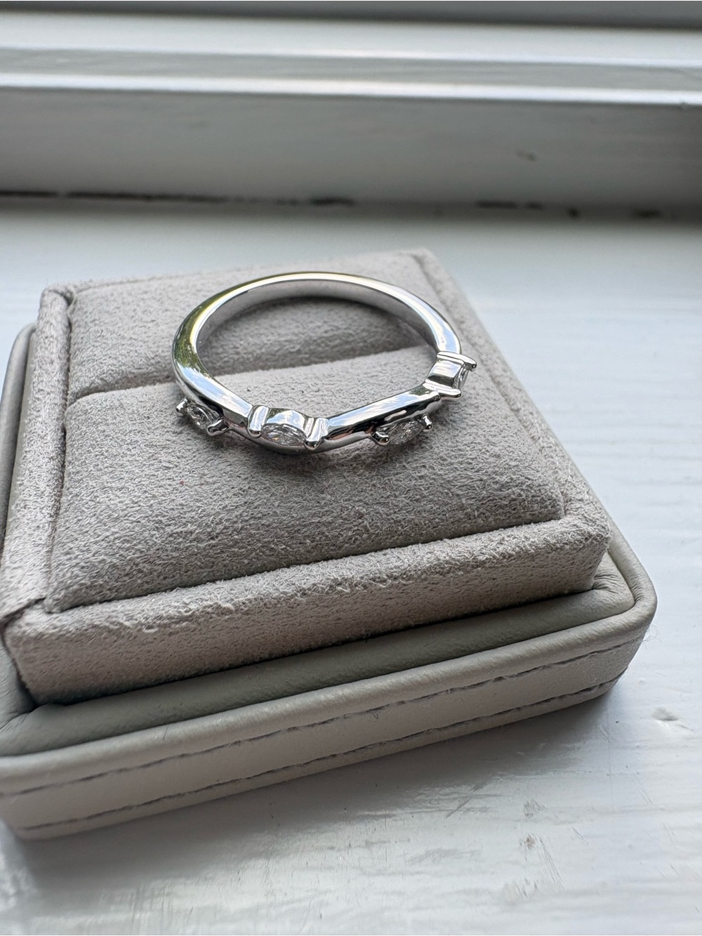 Brilliant Earth Winding Willow Diamond Ring in 14K White Gold size 6.5 - Picture 3 of 5